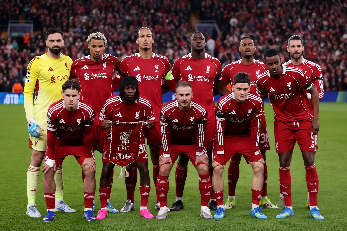 На живо: Ливърпул започва с Исак и Екитике срещу ПСЖ, Салах на пейката (Състави)