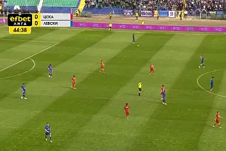 Свири ли главният съдия на ЦСКА - Левски по-рано край на първата част?