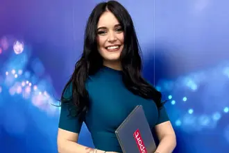 Баскетболен враг на Везенков се пробва да вземе номера на атрактивна репортерка в ефир (ВИДЕО)