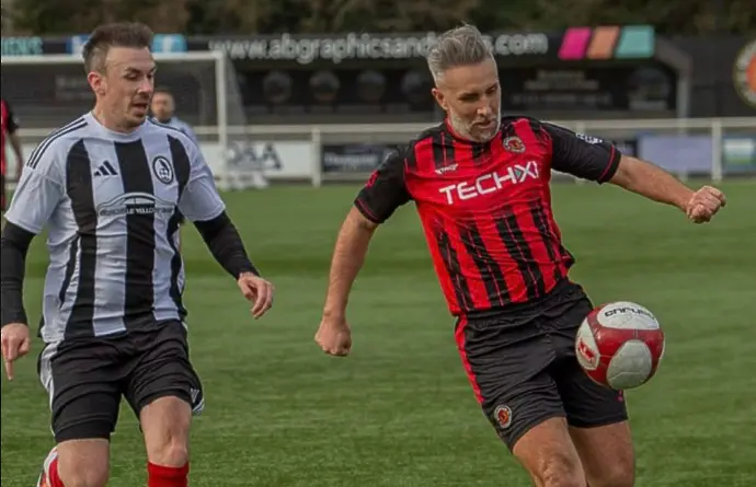 От порно индустрията към терена - „мъжът за 1 млн. евро“ вече бележи голове