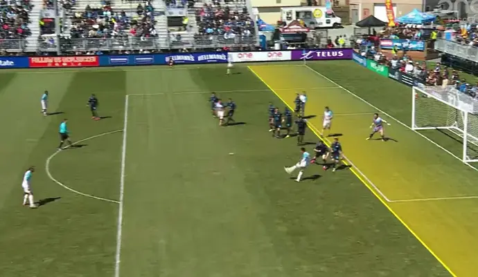 Очевидна засада? Не! Първият признат гол от правилото „Венгер“ (ВИДЕО)