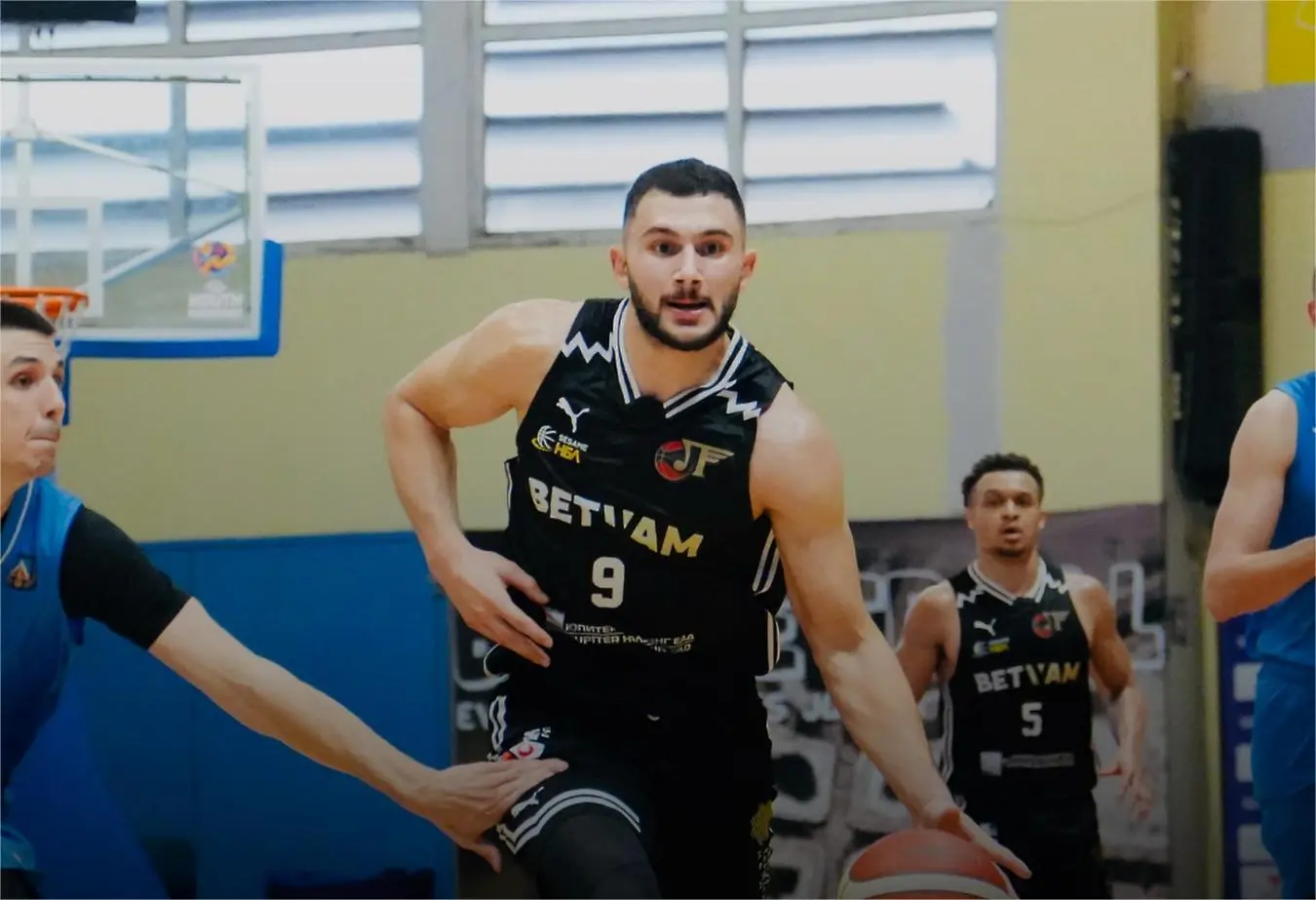 Локо Пловдив се справи с Левски и го остави в дъното