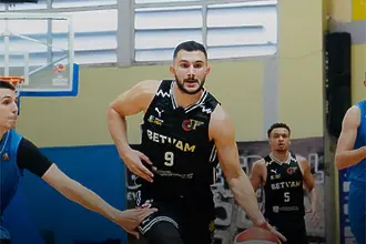 Локо Пловдив се справи с Левски и го остави в дъното 