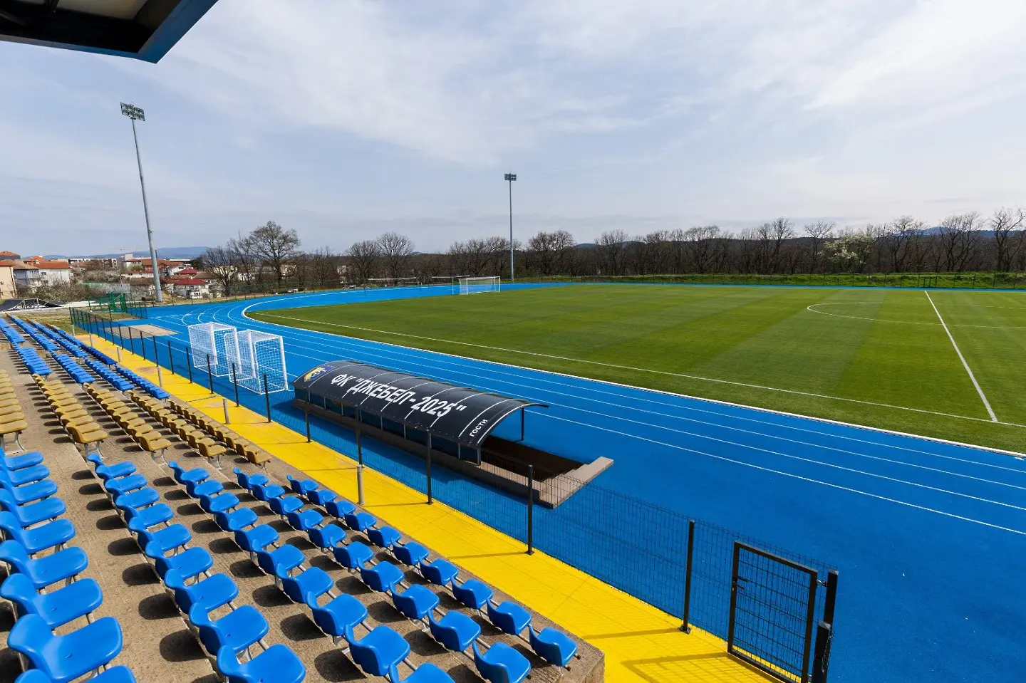 Откриха обновен стадион в Джебел / www.facebook.com/nedjmiali