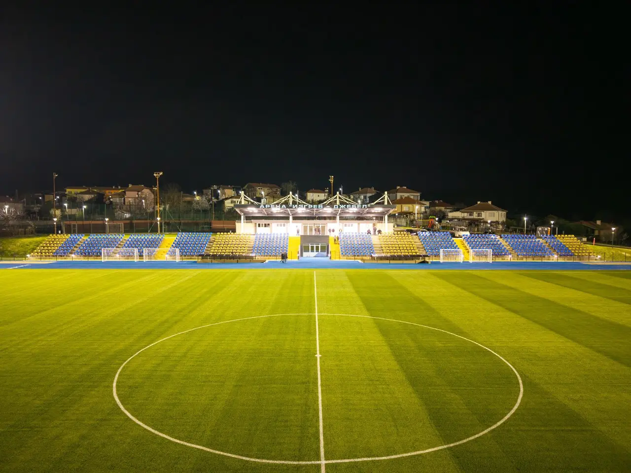 Откриха обновен стадион в Джебел / www.facebook.com/nedjmiali