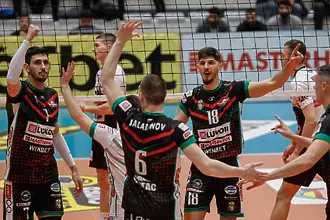 След пети мач: Нефтохимик на финал с Левски, Локо Авиа с наведена глава