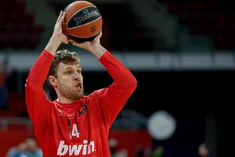 Везенков и Олимпиакос отново са №1 в редовния сезон на Евролигата 