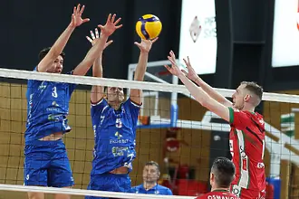 Левски обърна Нефтохимик в първия финал за волейболната титла