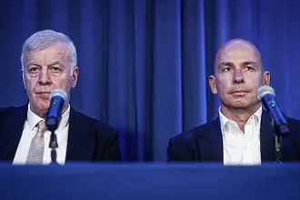 Наско Сираков и Даниел Боримиров остават в Левски