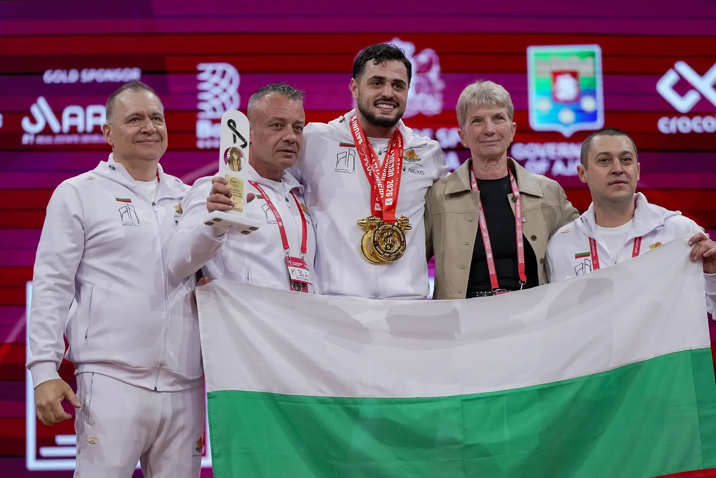 Карлос Насар с щаба си / startphoto.bg