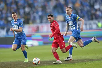 Лудост в “Котела на вещиците” - мач от Втора дивизия счупи рекорд по посещаемост през този век  