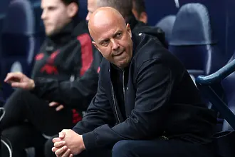 Арне Слот ще води Ливърпул и през следващия сезон