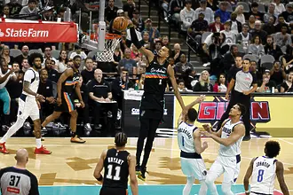 Първа индивидуална награда за сезона в НБА