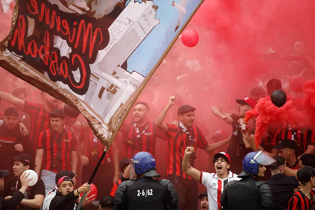 Фенове на УСМ Алжер / Getty Images 