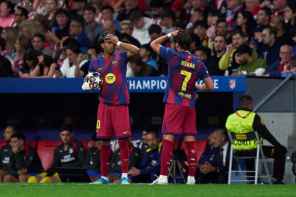 Ламин Ямал и Феран Торес / Getty Images 