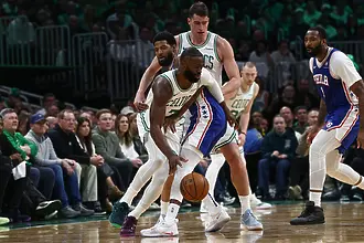 Бостън отнесе Филаделфия за начало на плейофната им серия (ВИДЕО)