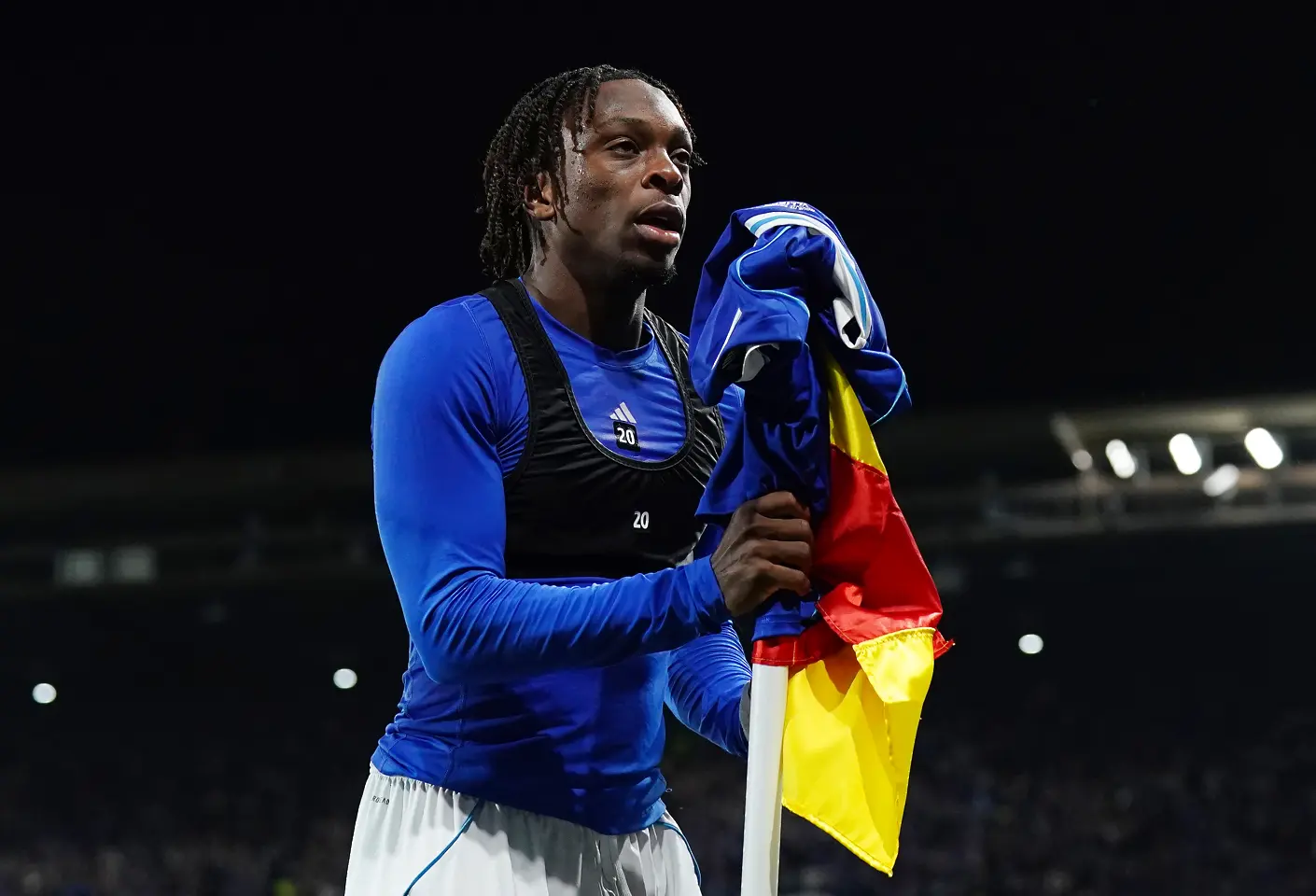 Действие на Марсиал Годо доведе до хаос на терена / Getty Images