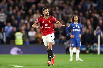 Манчестър Юнайтед приближава завръщане в ШЛ, Челси счупи гредите