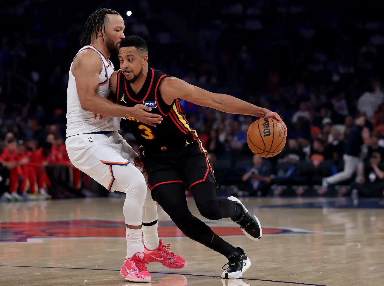 Джейлън Брънсън и Си Джей Маккълъм / Getty Images