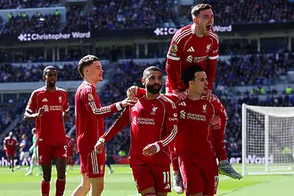 Ливърпул съкруши Евертън в 100-тната минута на историческо Мърсисайдско дерби