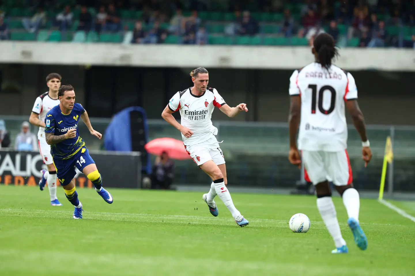 В стил Алегри: Милан с ценен успех над Верона, излезе втори