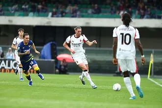  В стил Алегри: Милан с ценен успех над Верона, излезе втори