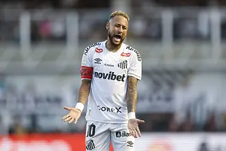 Бразилската звезда Неймар продължава да търси място в селекцията...