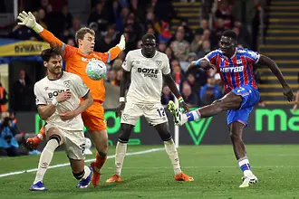 Нулево равенство и пропуснати шансове в лондонското дерби между Кристъл Палас и Уест Хем