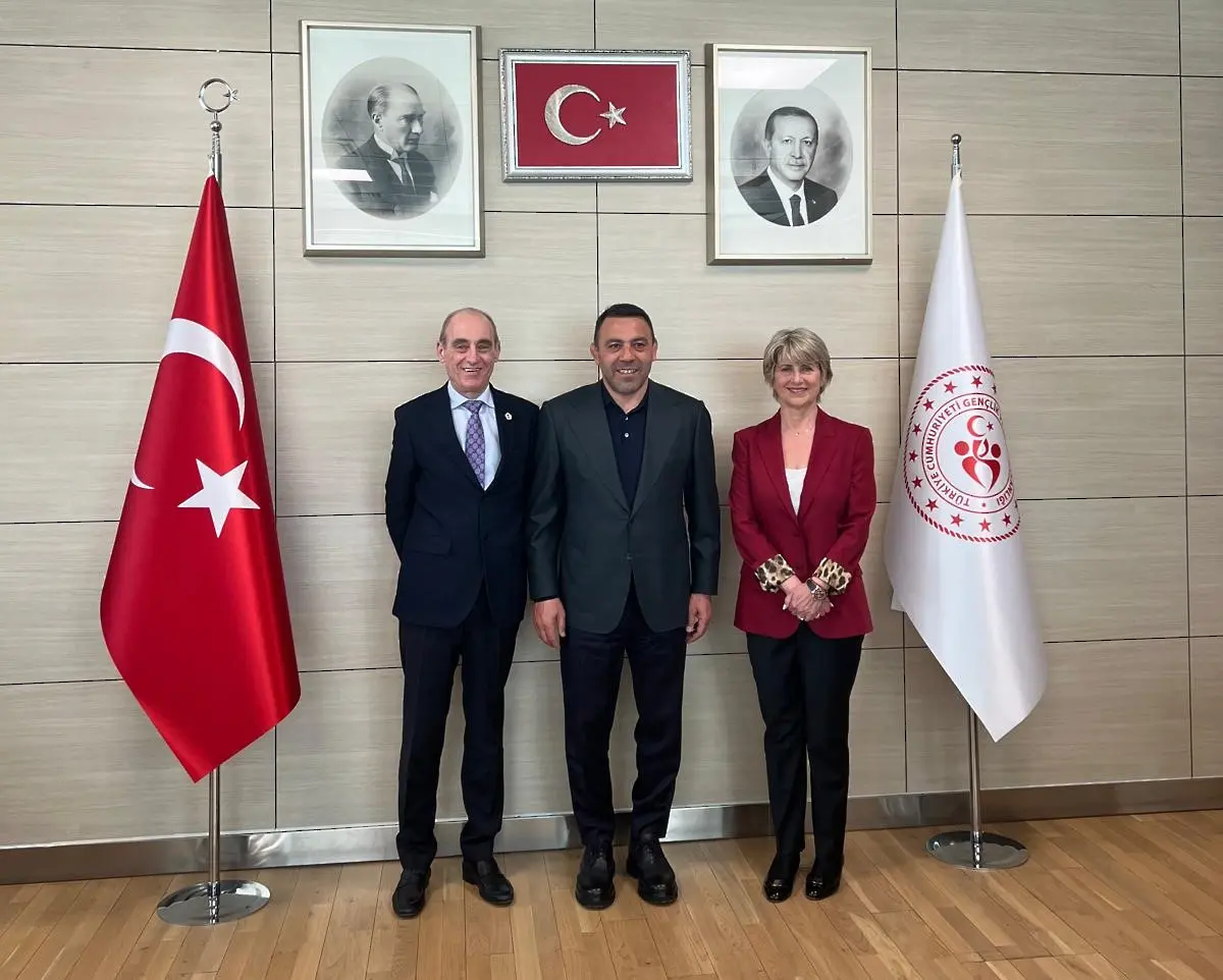 Весела Лечева проведе работни срещи на високо ниво преди Европейските игри в Турция