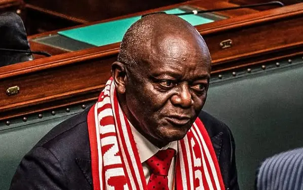 Бащата на Венсан Компани се появи с шал на Байерн Мюнхен в белгийския парламент