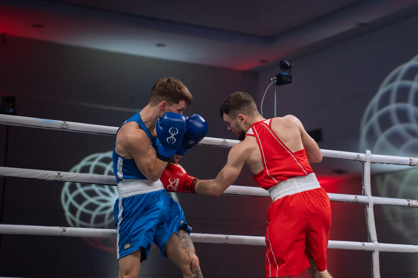 Ясен Радев в битка за финал на Световната купа, съдиите и контузия спряха Рами Киуан