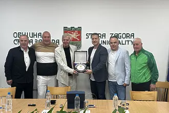 Кметът на Стара Загора удостои с плакет Наско Сираков навръх рождения му ден