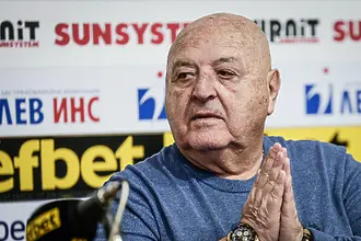 Венци Стефанов: Това не са слависти, съжалявам ги, аплодирам феновете на Левски