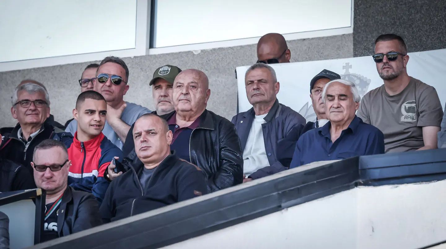 Фенове на Славия нападнаха Венци Стефанов и след края на мача