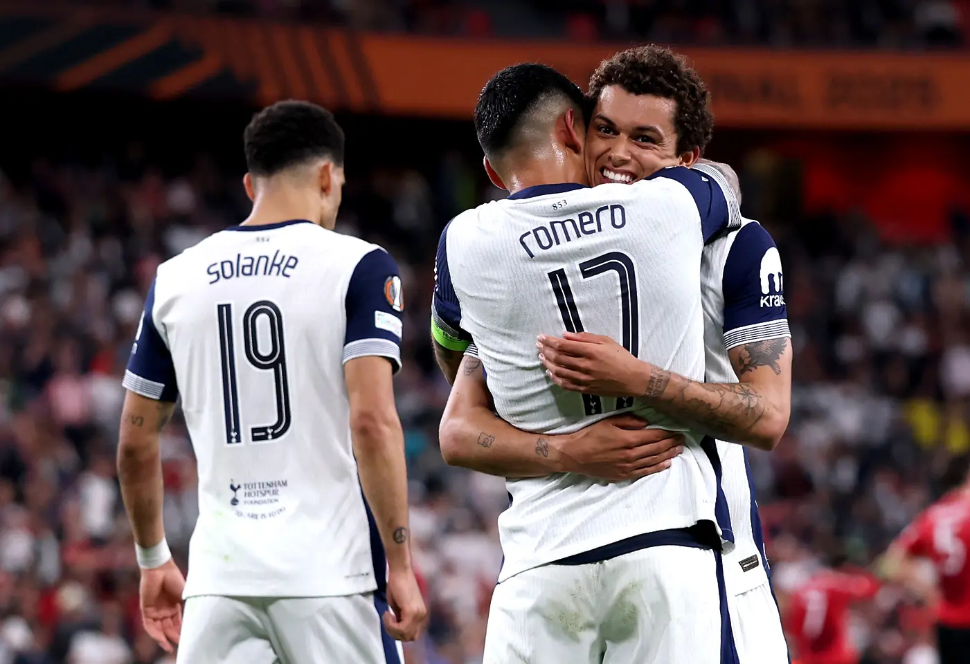 Доминик Соланке, Кристиан Ромеро и Бренън Джонсън / Getty Images