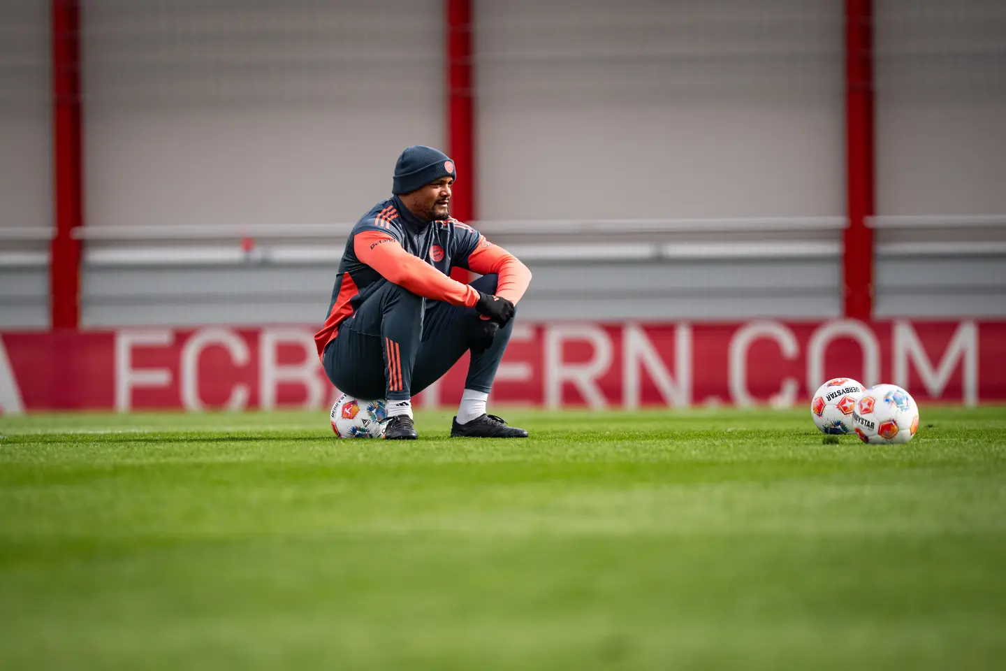 Венсан Компани няма да може да комуникира с играчите си в реванша срещу ПСЖ / Getty Images