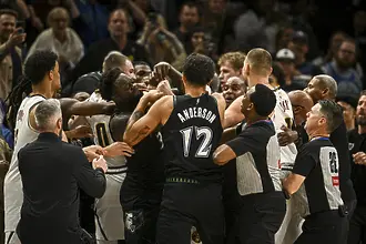 НБА глоби Никола Йокич и Джулиъс Рандъл след сбиването