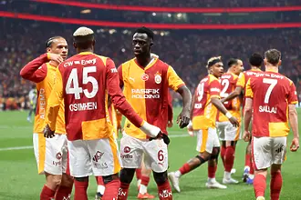 Галатасарай размаза Фенербахче - титлата ще е за „Джим Бом“