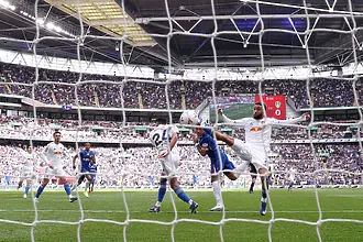 Лийдс на Илия Груев приключи с ФА Къп, Челси е на финал със Сити