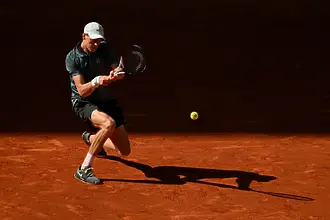 Синер с лекота се класира за 1/4-финалите в Мадрид