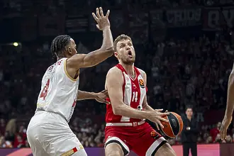 MVP доминация: Александър Везенков и Олимпиакос прегазиха Монако