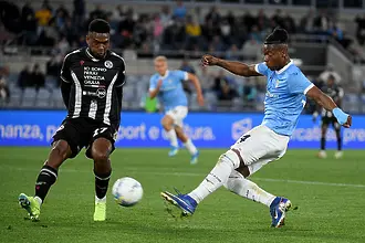 Удинезе удари Лацио в продължението“, но последната дума в гладиаторския бой на „Олимпико“ бе на Малдини