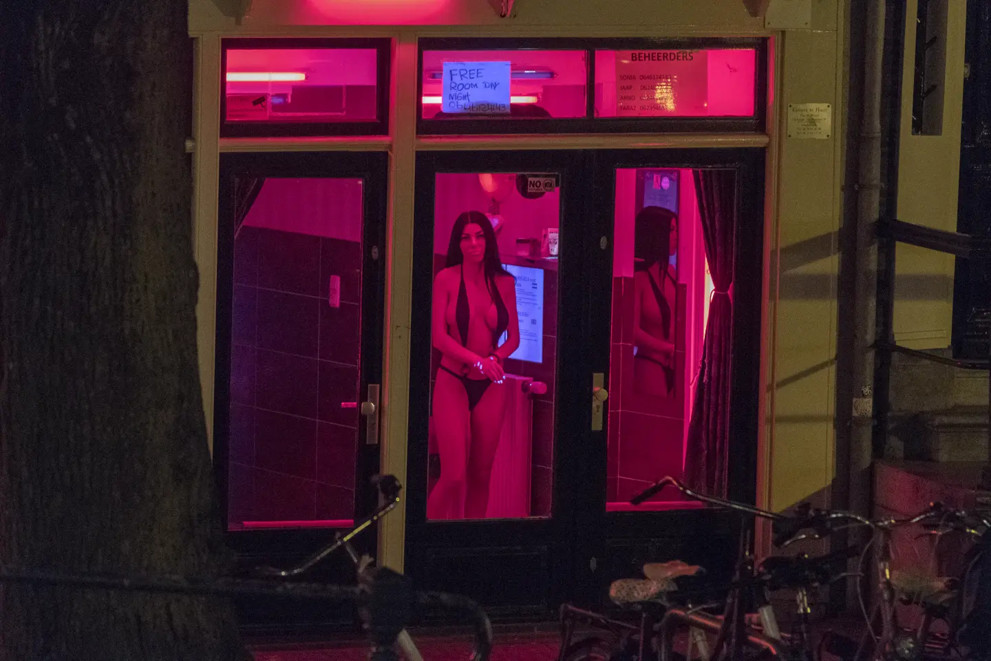 Момиче свидетелства за скандала с проституция в Италия / Getty Images