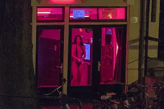 Момиче свидетелства за скандала с проституция в Италия, в който са замесени и играчи от Серия А