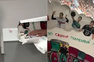 Политическа параноя предизвика скандал с детски плакат преди мач на Мони Николов