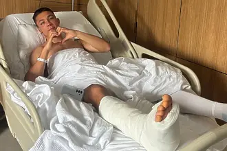 Полузащитникът ще бъде извън игра за дълъг период от време, като със сигурност повече няма да се появи на терена през тази година.