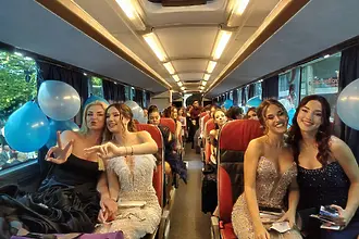 В Черноморец Бургас изпратиха важен свой абитуриент в лицето на д...
