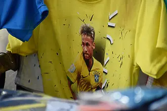 Неймар пристигна с частен хеликоптер на лагера на Бразилия (ВИДЕО)