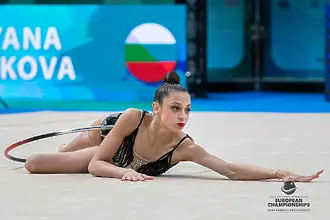 Сияна Алекова триумфира с европейската титла на обръч, Емилова със сребро на бухалки