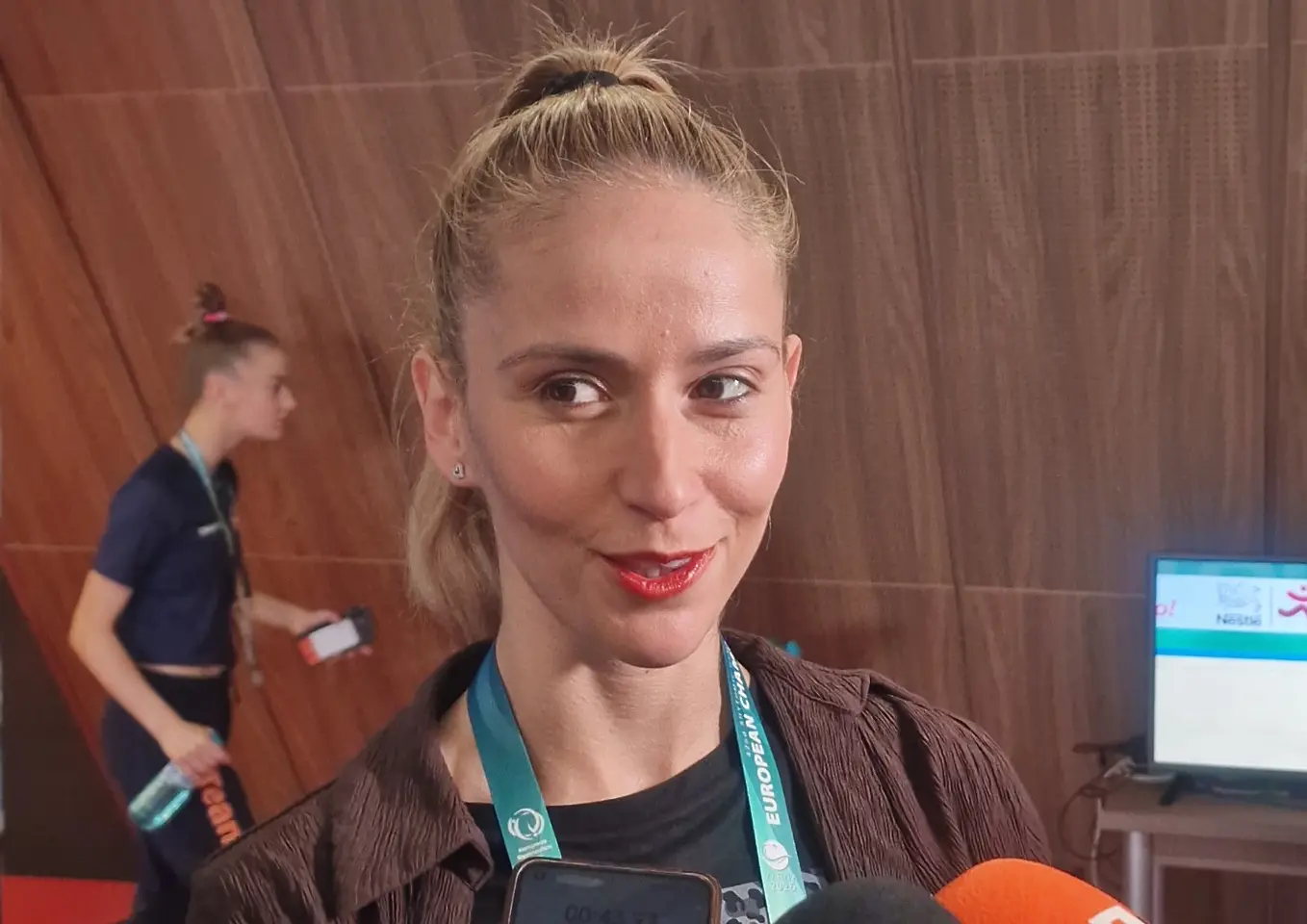 Невяна Владинова: Просто сме силни наистина и е много важно момичетата да бъдат спокойни (ВИДЕО) - Художествена гимнастика